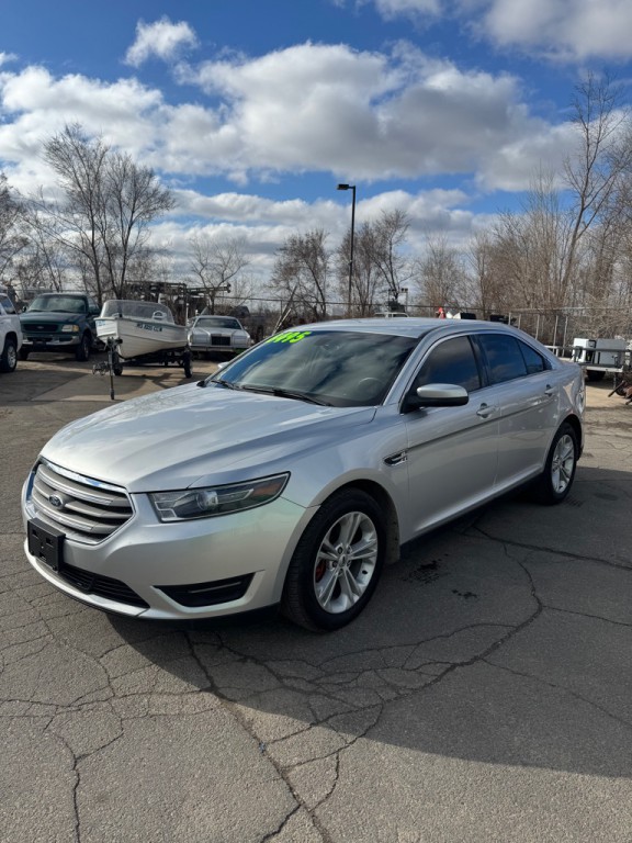 2015 Ford Taurus Image 1