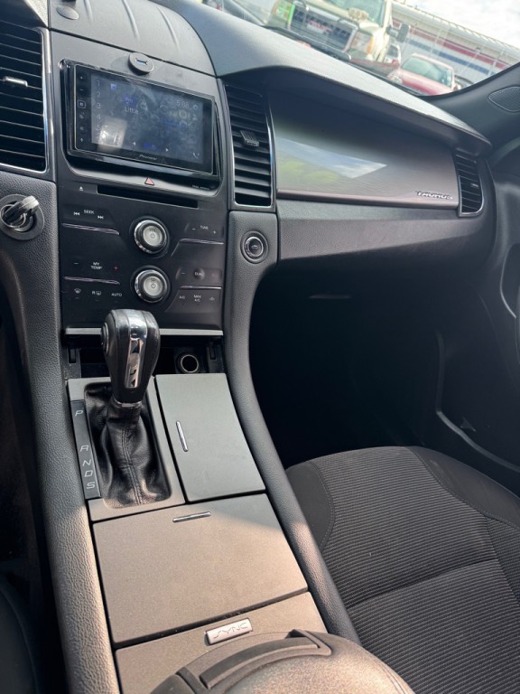 2015 Ford Taurus Image 6