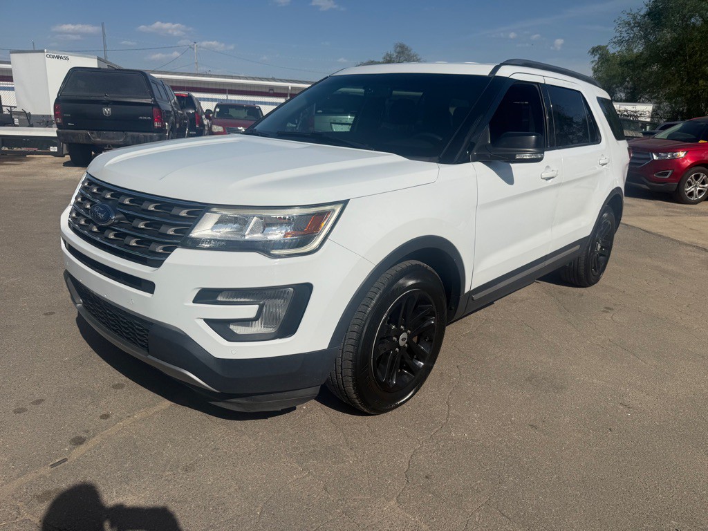 2017 Ford Explorer Image 2