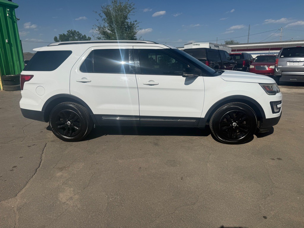 2017 Ford Explorer Image 3
