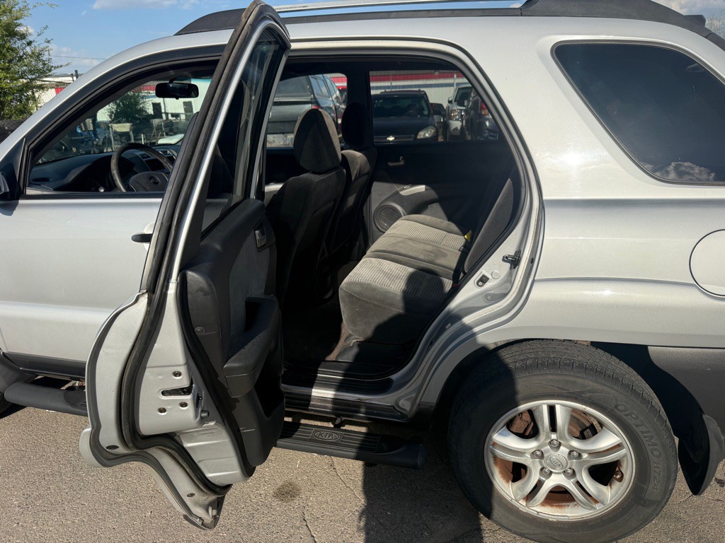 2007 Kia Sportage Image 8