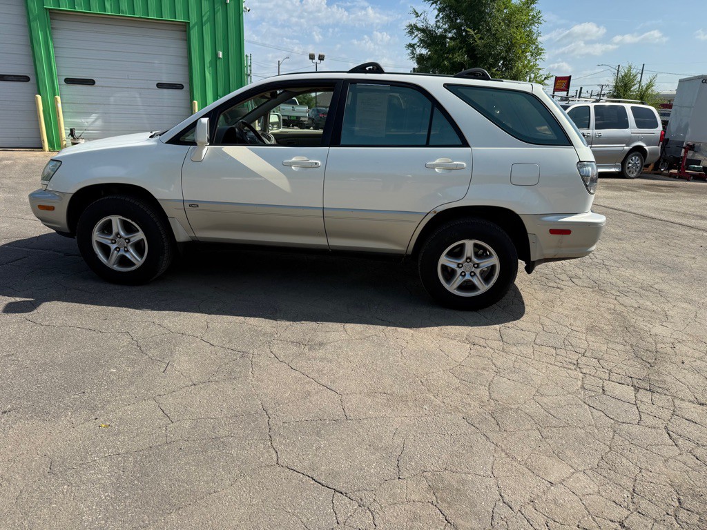 2001 Lexus RX Image 5