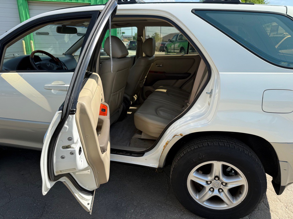 2001 Lexus RX Image 8