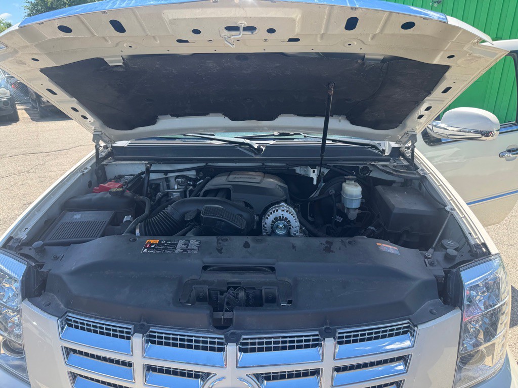 2013 Cadillac Escalade Image 11