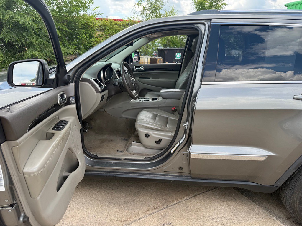 2012 Jeep Grand Cherokee Image 7