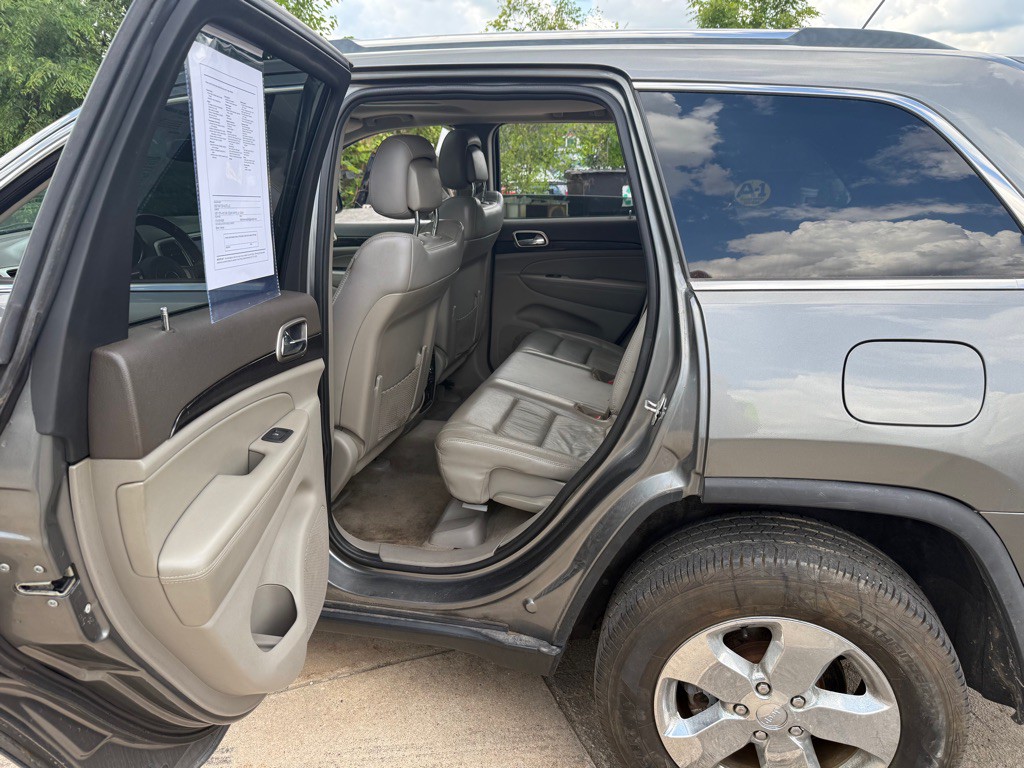 2012 Jeep Grand Cherokee Image 8