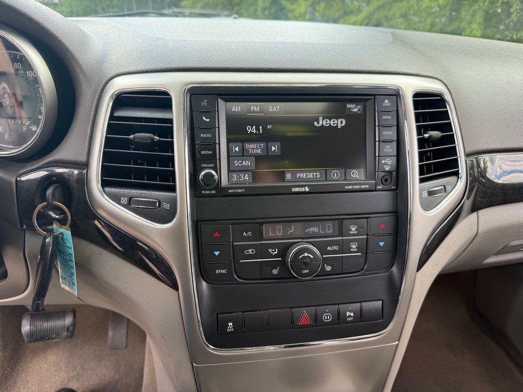 2012 Jeep Grand Cherokee Image 14