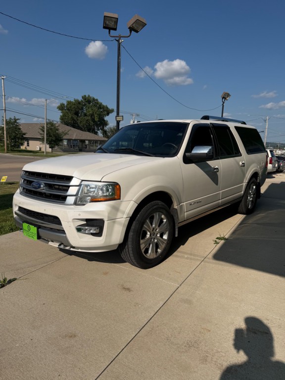 2016 Ford Expedition Image 2