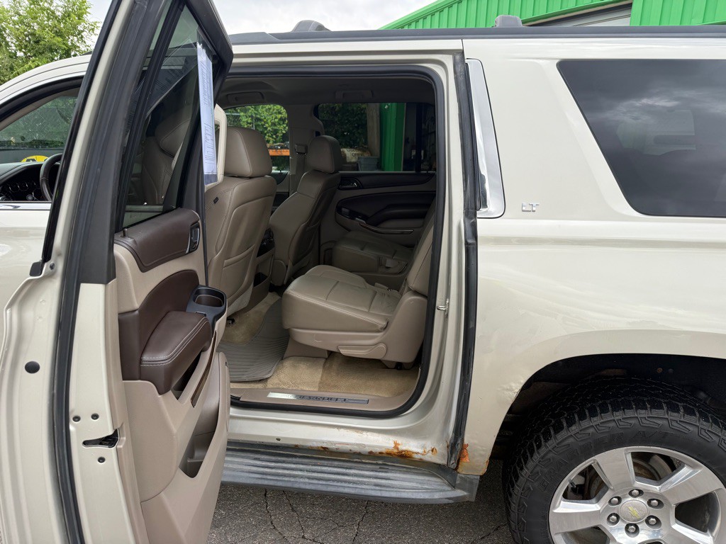 2015 Chevrolet Suburban Image 8