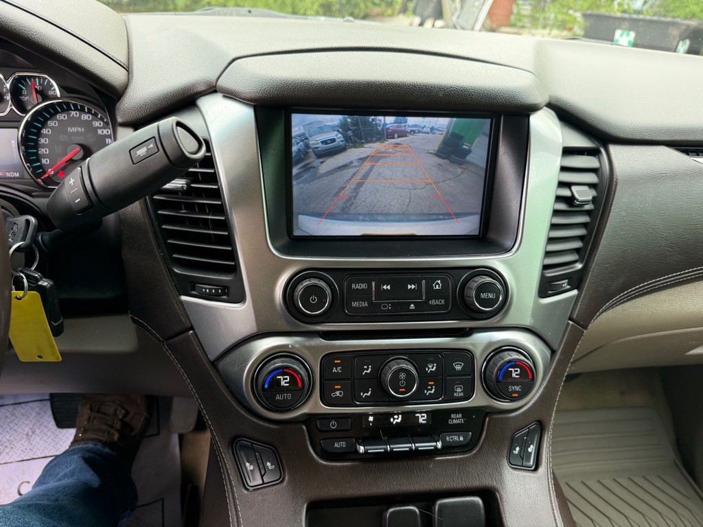 2015 Chevrolet Suburban Image 15