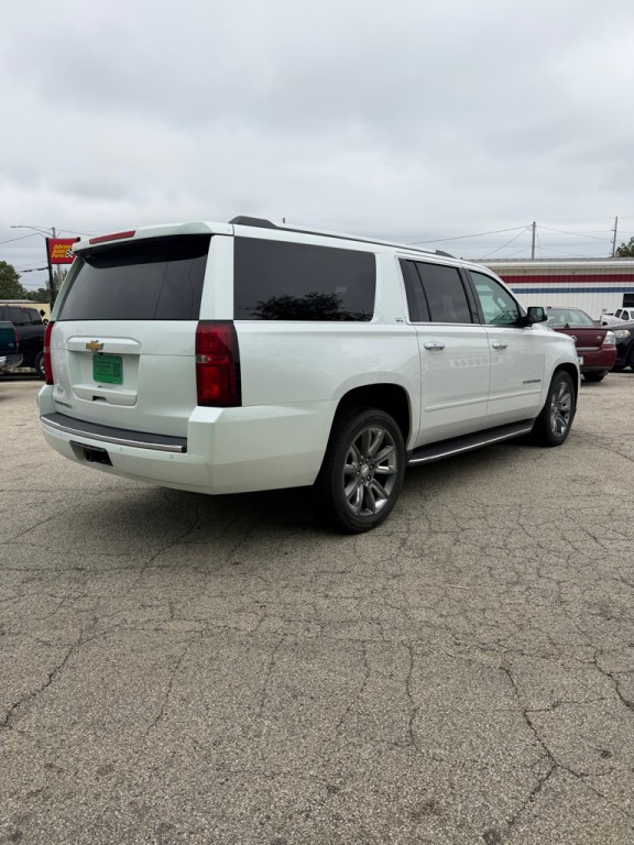 2016 Chevrolet Suburban Image 3