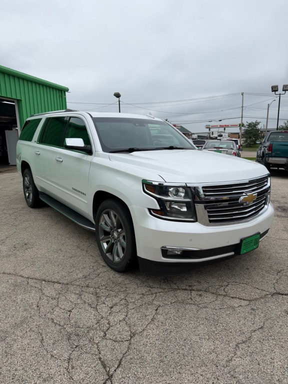 2016 Chevrolet Suburban Image 4