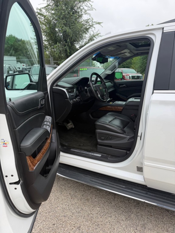 2016 Chevrolet Suburban Image 5