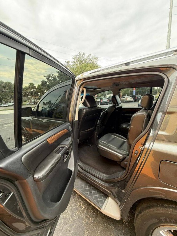 2010 Nissan Armada Image 7