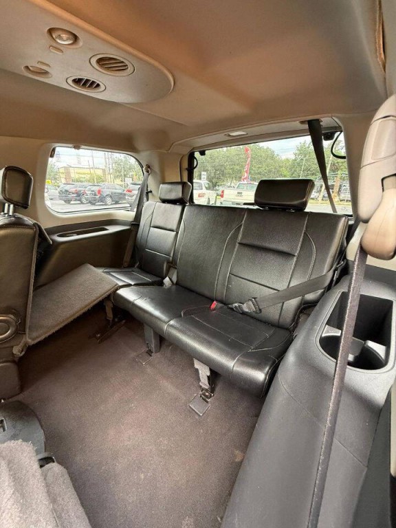 2010 Nissan Armada Image 8