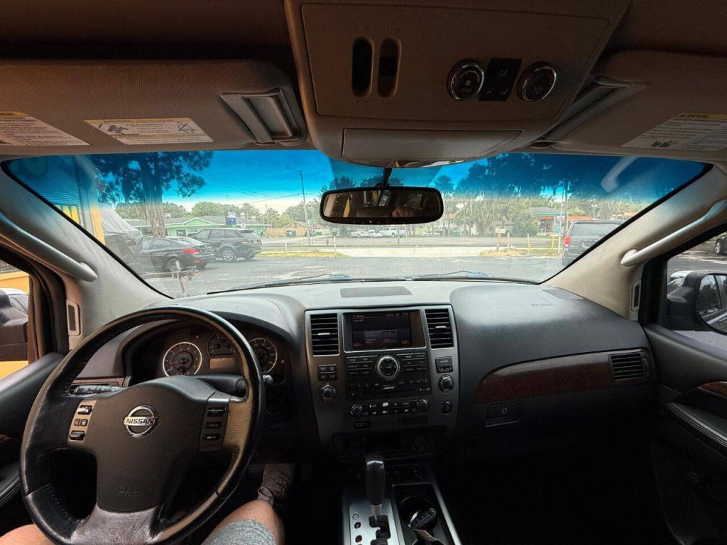 2010 Nissan Armada Image 11