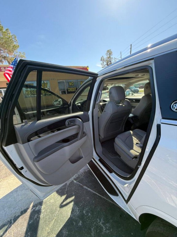 2015 Buick Enclave Image 32