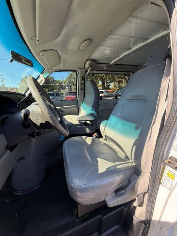 2007 Ford E-Series Image 10