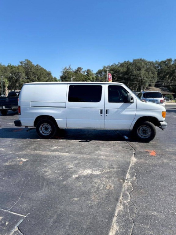 2007 Ford E-Series Image 17