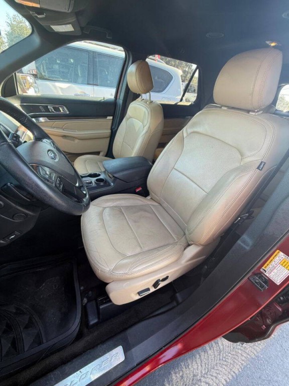 2017 Ford Explorer Image 11