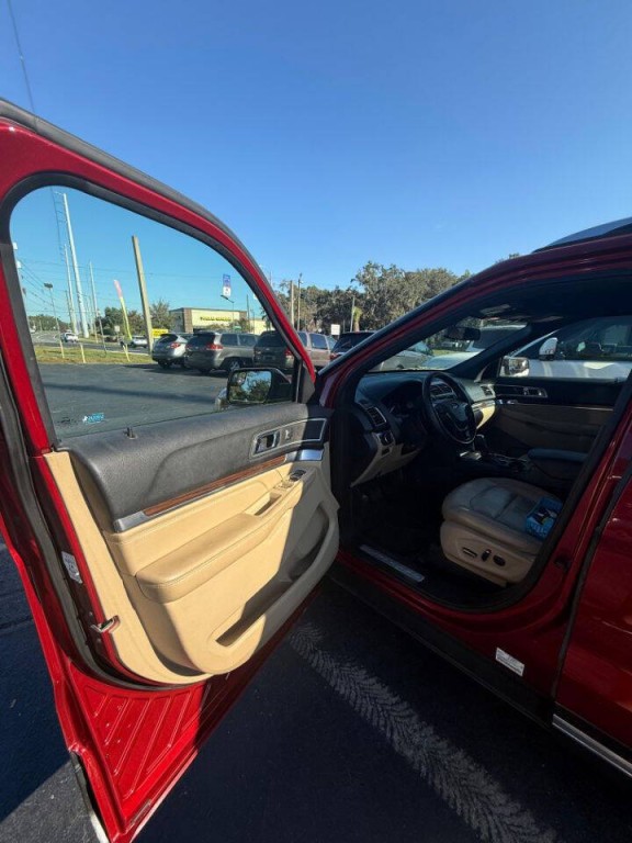 2017 Ford Explorer Image 12