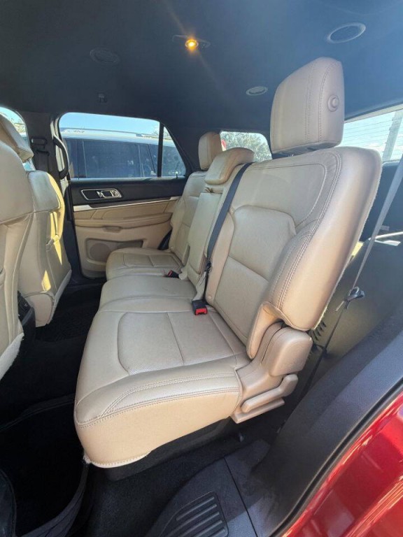 2017 Ford Explorer Image 13