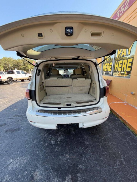 2016 INFINITI QX80 Image 6