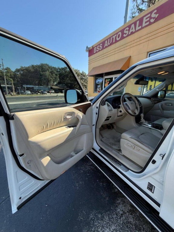 2016 INFINITI QX80 Image 7