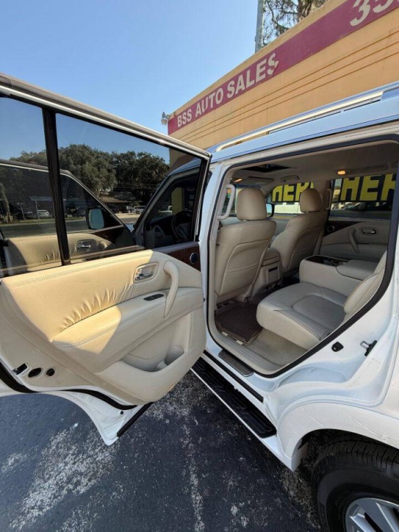 2016 INFINITI QX80 Image 12