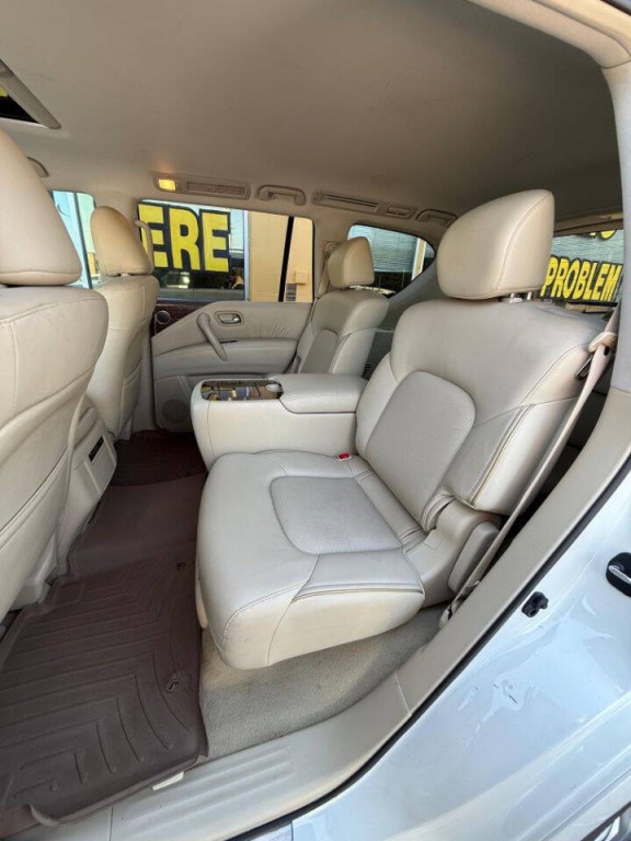 2016 INFINITI QX80 Image 13