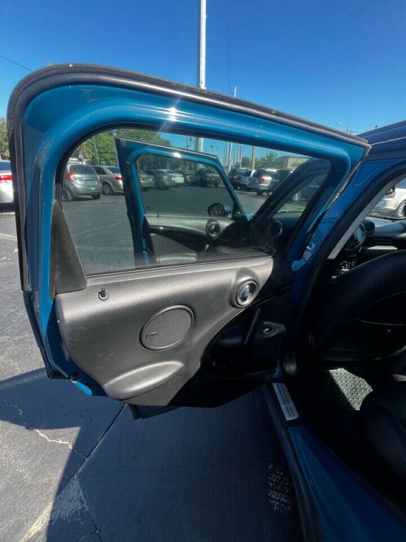 2011 MINI Countryman Image 13