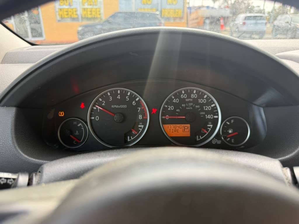 2011 Nissan Pathfinder Image 11