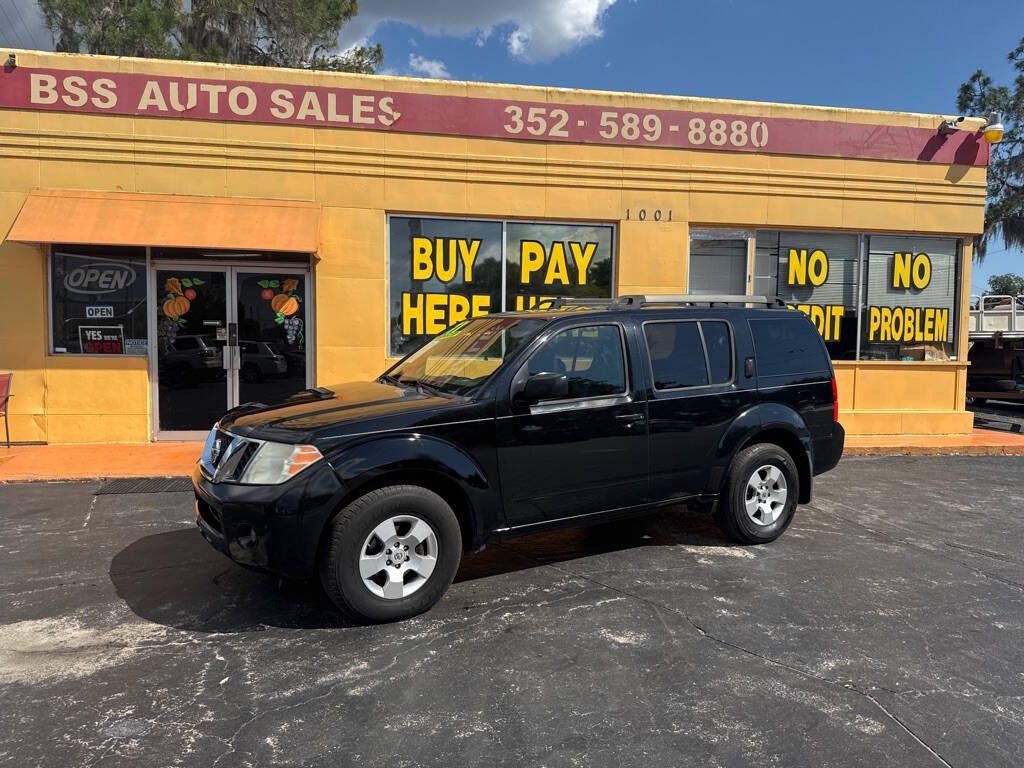 2011 Nissan Pathfinder Image 2