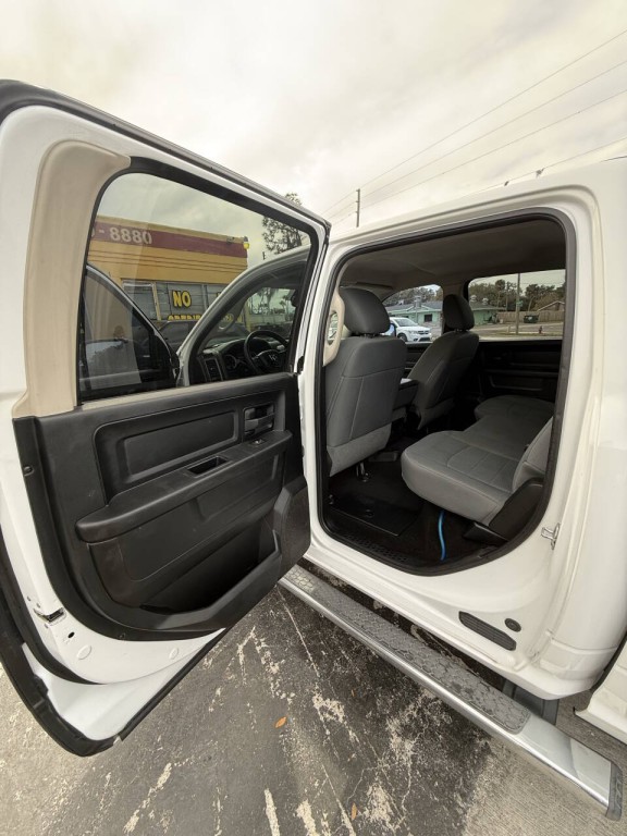 2014 RAM 1500 Image 11