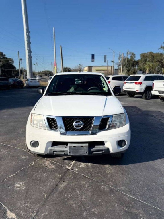 2014 Nissan Frontier Image 2