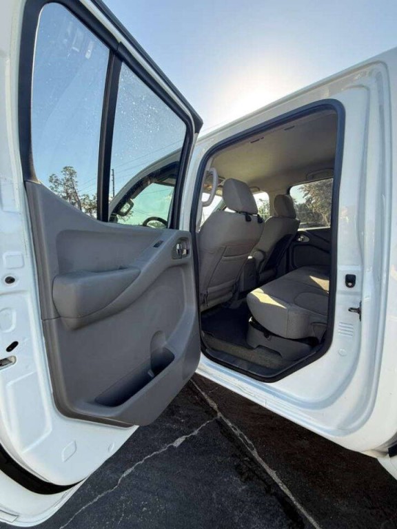 2014 Nissan Frontier Image 8