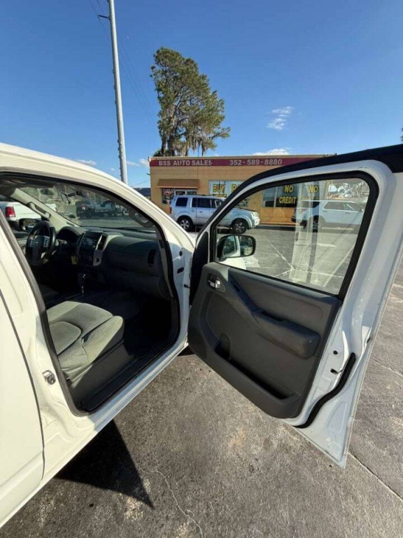 2014 Nissan Frontier Image 16