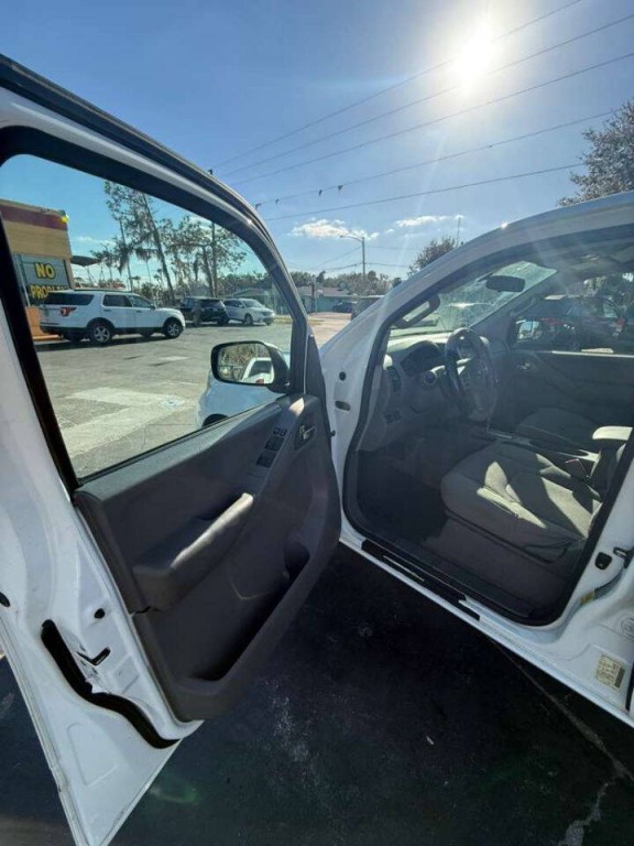 2014 Nissan Frontier Image 21