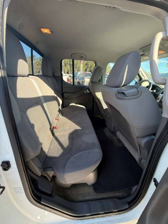 2014 Nissan Frontier Image 22