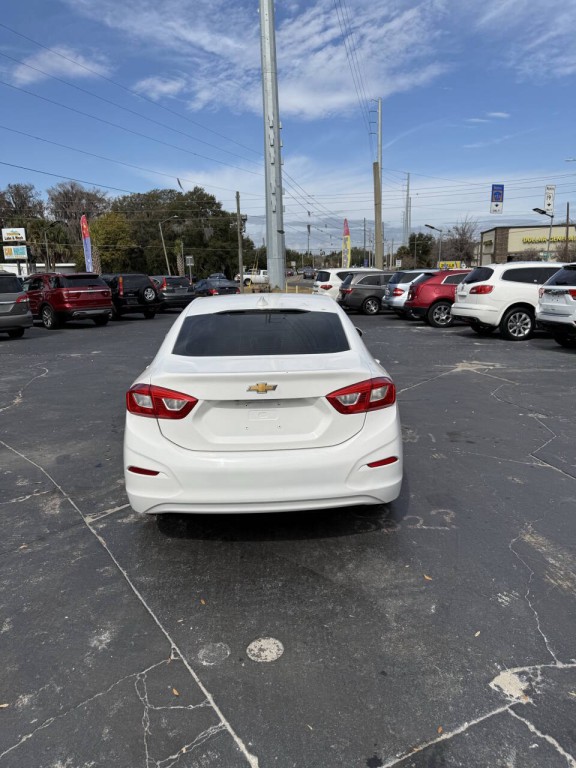 2017 Chevrolet Cruze Image 6