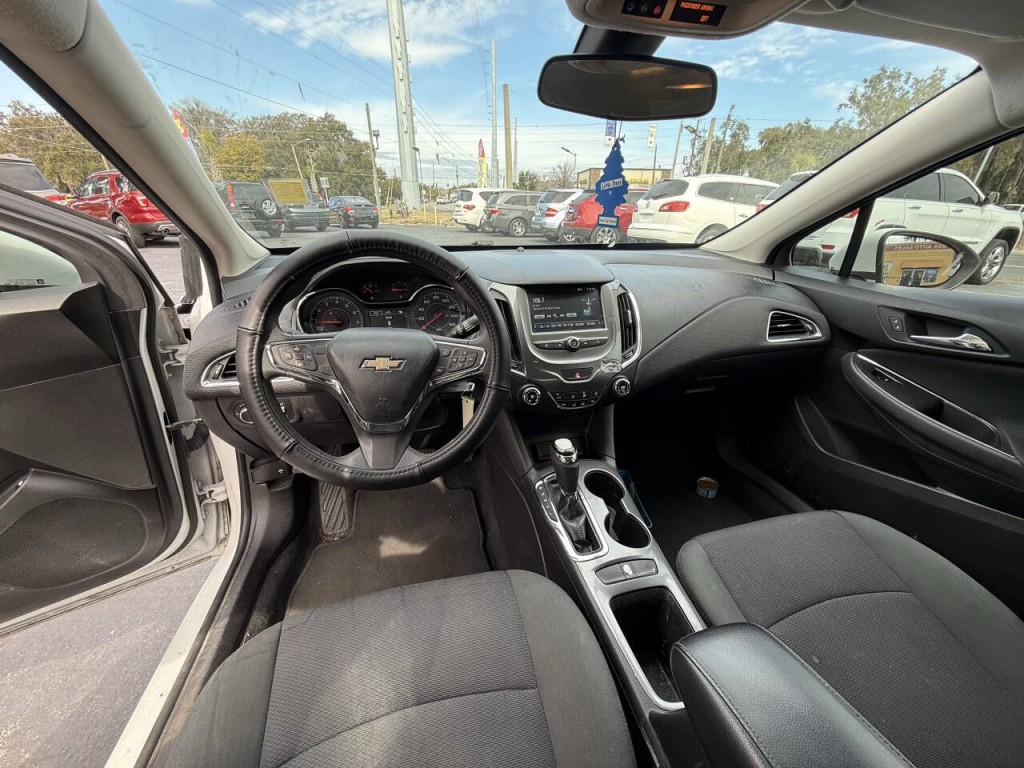 2017 Chevrolet Cruze Image 10