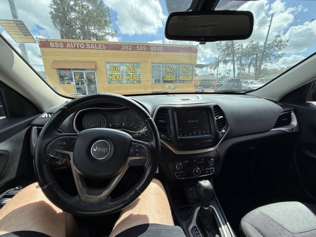 2014 Jeep Cherokee Image 10