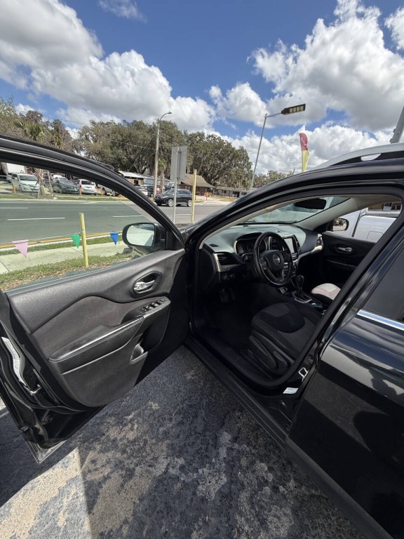 2014 Jeep Cherokee Image 12