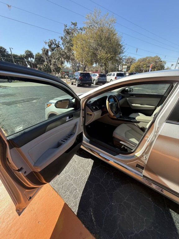 2015 Hyundai Sonata Image 9