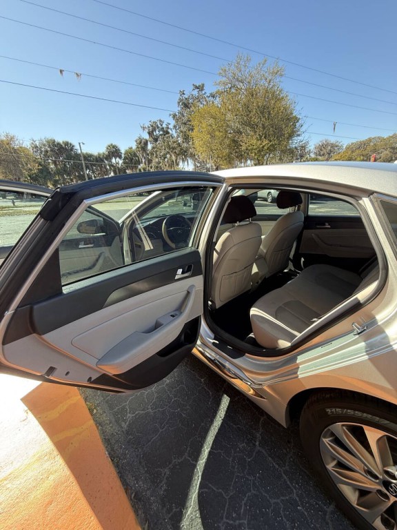 2015 Hyundai Sonata Image 12