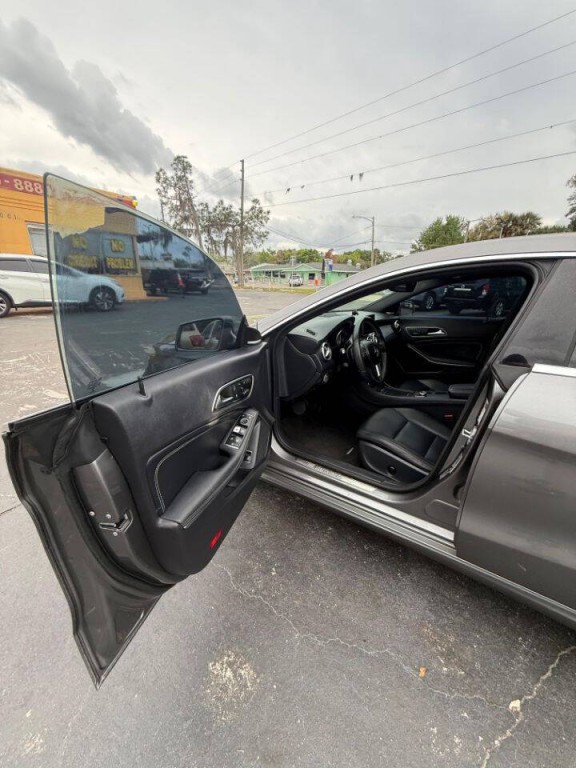 2014 Mercedes-Benz CLA-Class Image 10