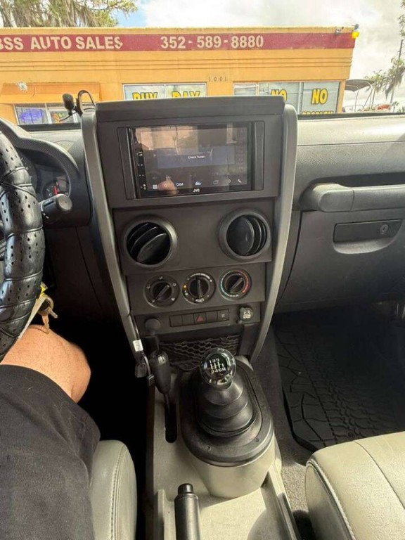 2009 Jeep Wrangler Image 10