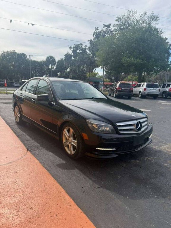 2011 Mercedes-Benz C-Class Image 2