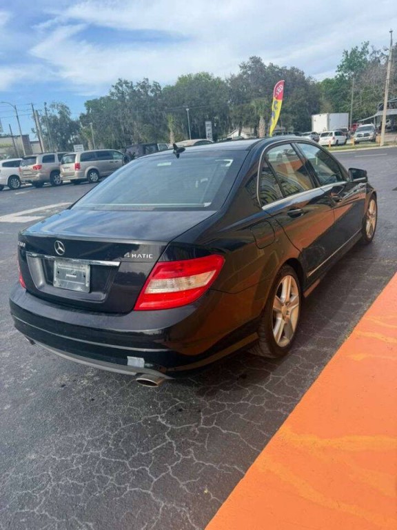 2011 Mercedes-Benz C-Class Image 3
