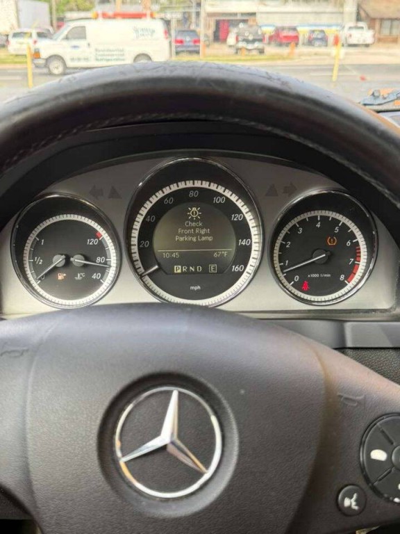 2011 Mercedes-Benz C-Class Image 6